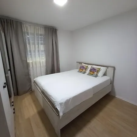 Muric Apartman 9 *