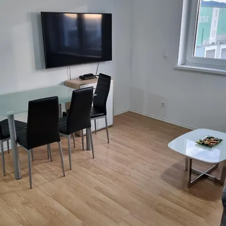 Muric Apartman 9 *